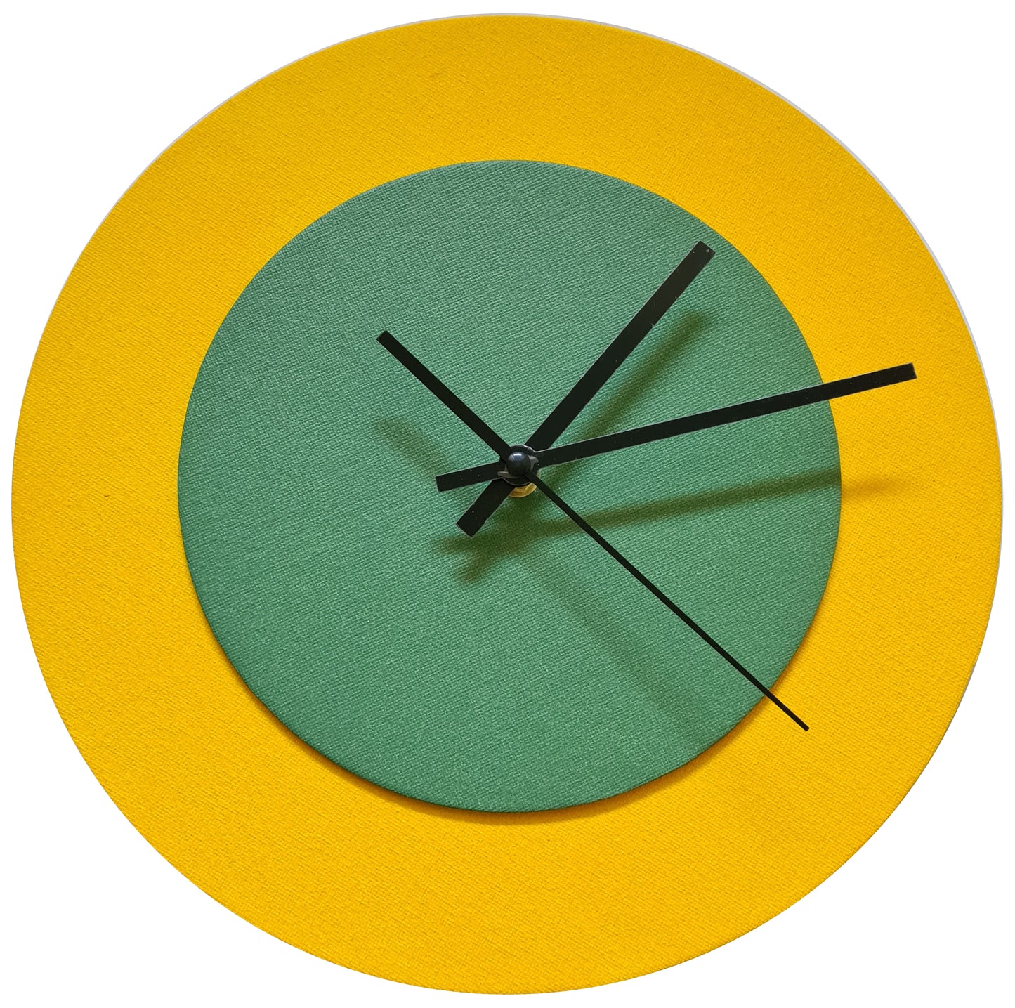 Pop Art Wanduhr Sonnengelb  Laubgrün mit schwarzen Zeigern 30 cm rund
