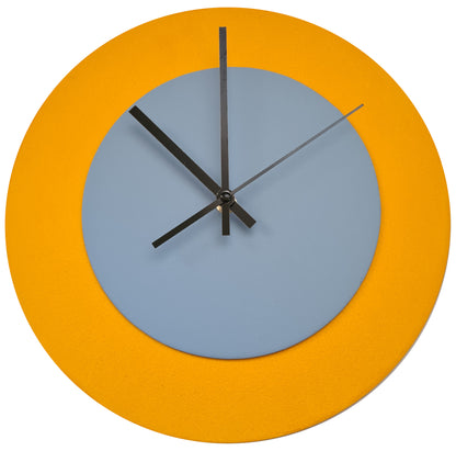 Pop Art Wanduhr Sonnengelb Hellblau  mit schwarzen Zeigern 30 cm rund
