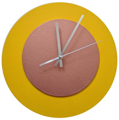Pop Art Wanduhr Sonnengelb  Bronzefarben mit  silbernen Zeigern 30 cm rund

