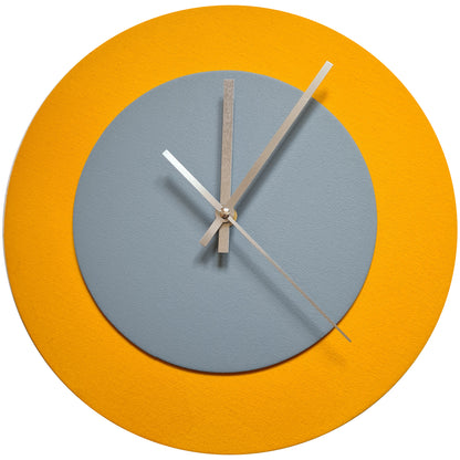 Pop Art Wanduhr Sonnengelb Hellblau  mit silbernen Zeigern 30 cm rund
