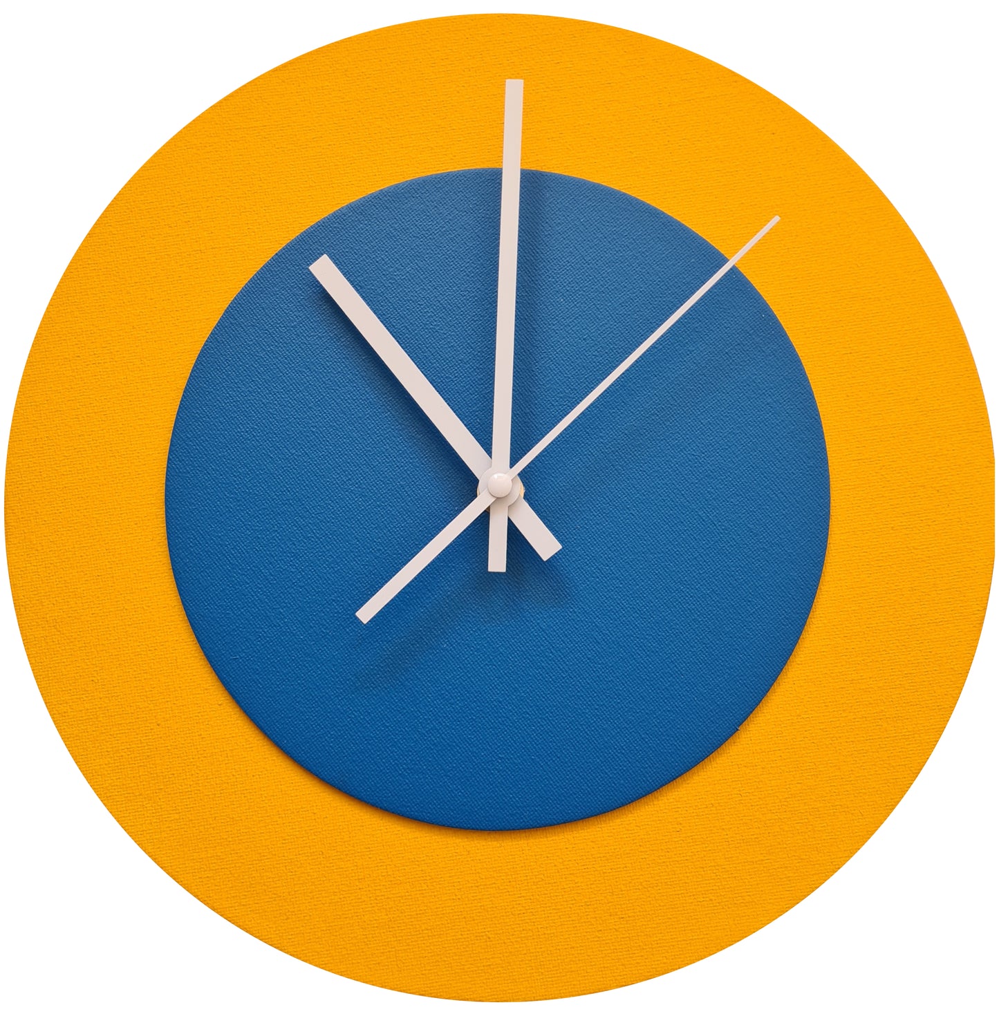 Pop Art Wanduhr Sonnengelb  Mittelblau mit weißen Zeigern 30 cm rund
