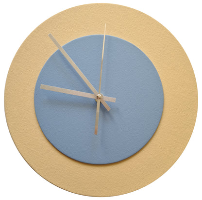 Pop Art Wanduhr Creme Hellblau mit silbernen Zeigern 30 cm rund