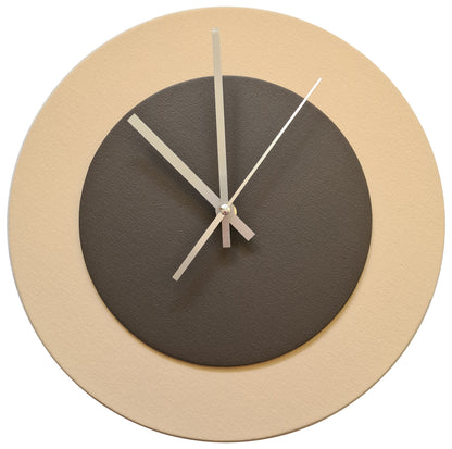 Pop Art Wanduhr Creme Dunkelbraun mit silbernen Zeigern 30 cm rund