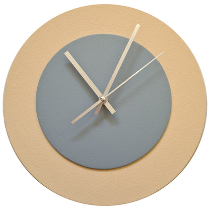 Pop Art Wanduhr Creme Grau mit silbernen Zeigern 30 cm rund
