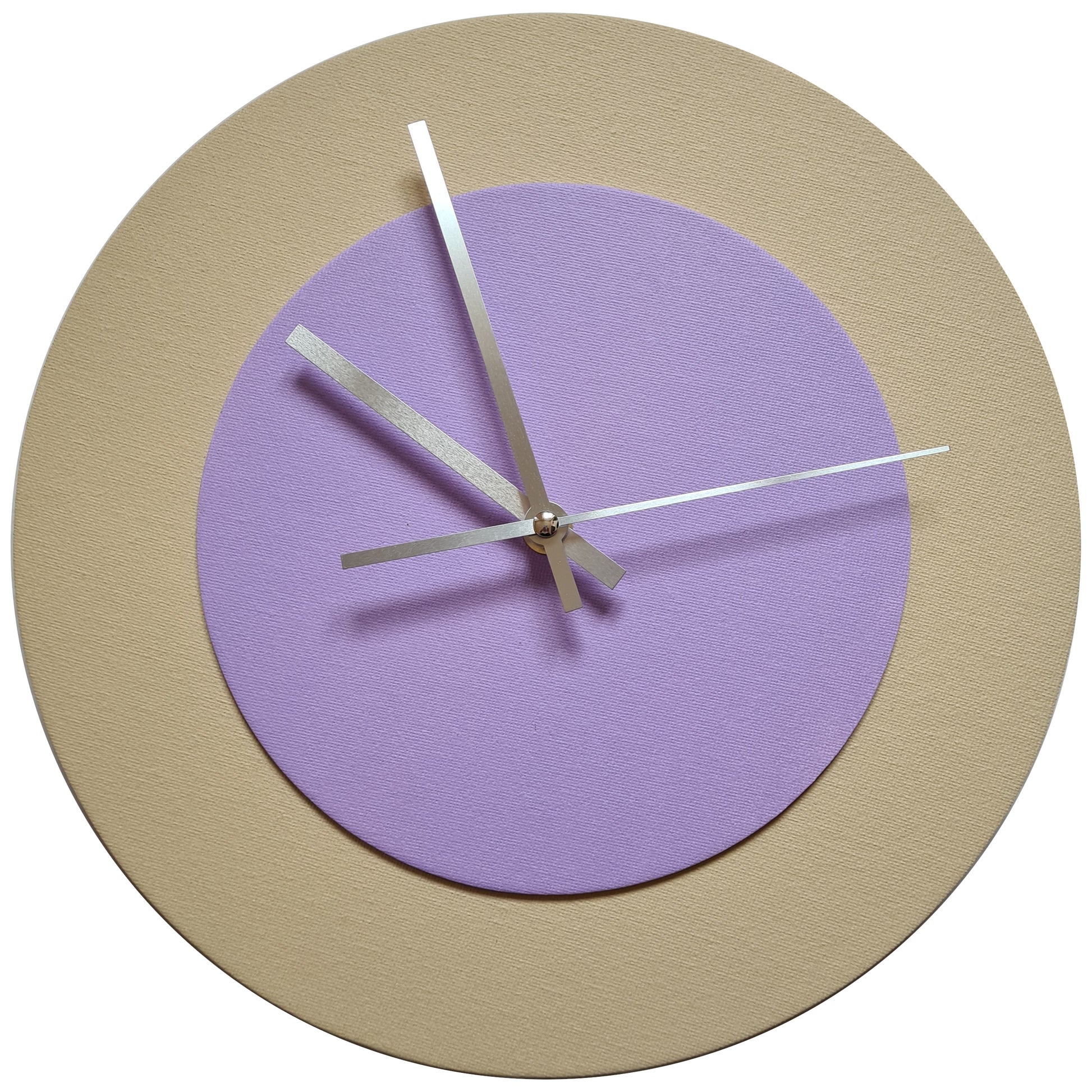 Pop Art Wanduhr Creme Fliederfarben mit silbernen Zeigern 30 cm rund