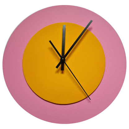 Pop Art Wanduhr Rosa  Sonnengelb mit schwarzen Zeigern 30 cm rund
