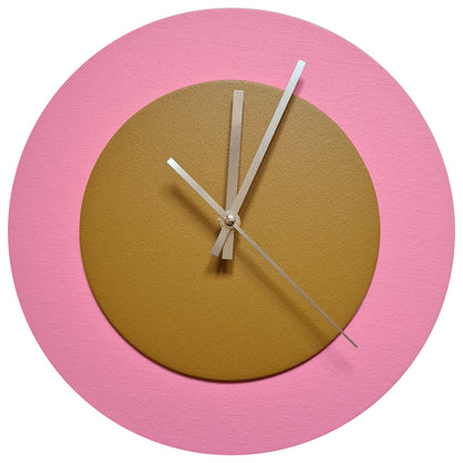 Pop Art Wanduhr Rosa  Hellbraun mit silbernen Zeigern 30 cm rund
