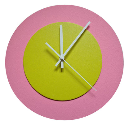 Pop Art Wanduhr Rosa  Farngrün mit weißen Zeigern 30 cm rund
