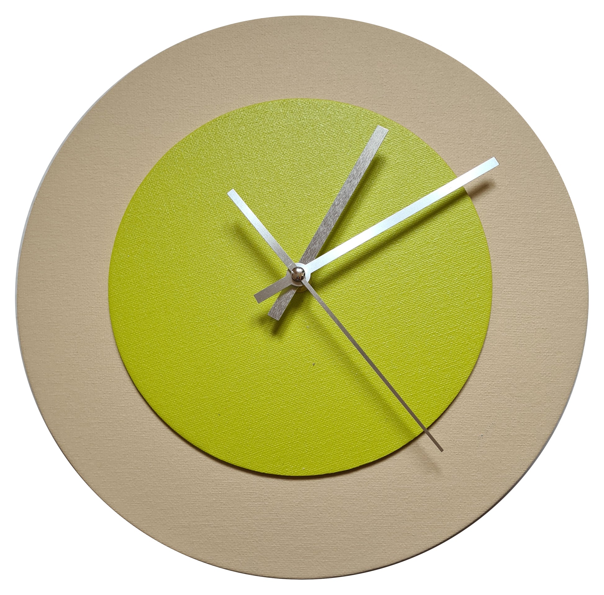 Pop Art Wanduhr Creme Olivgrün mit silbernen Zeigern 30 cm rund