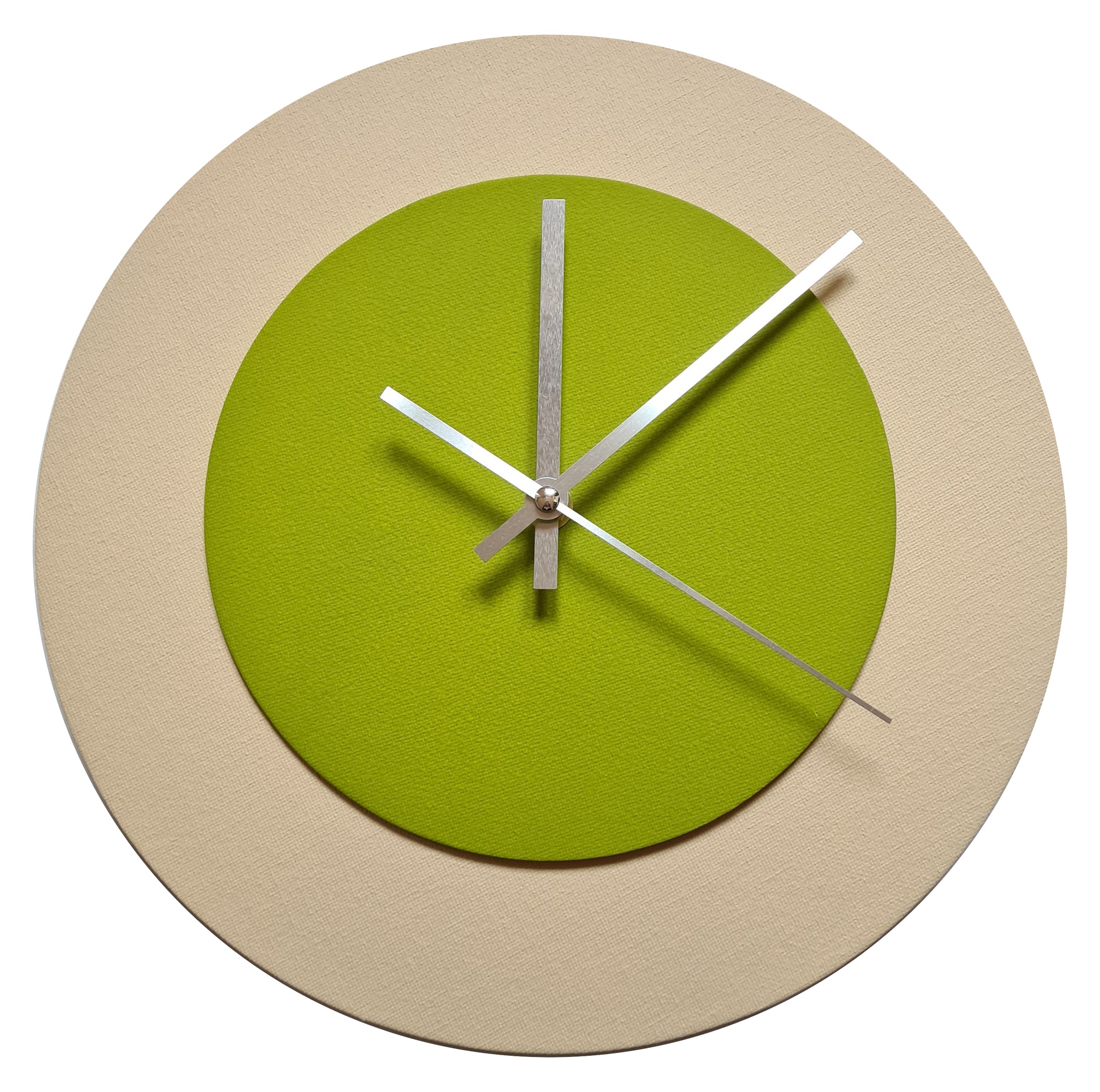 Pop Art Wanduhr Creme Olivgrün mit silbernen Zeigern 30 cm rund