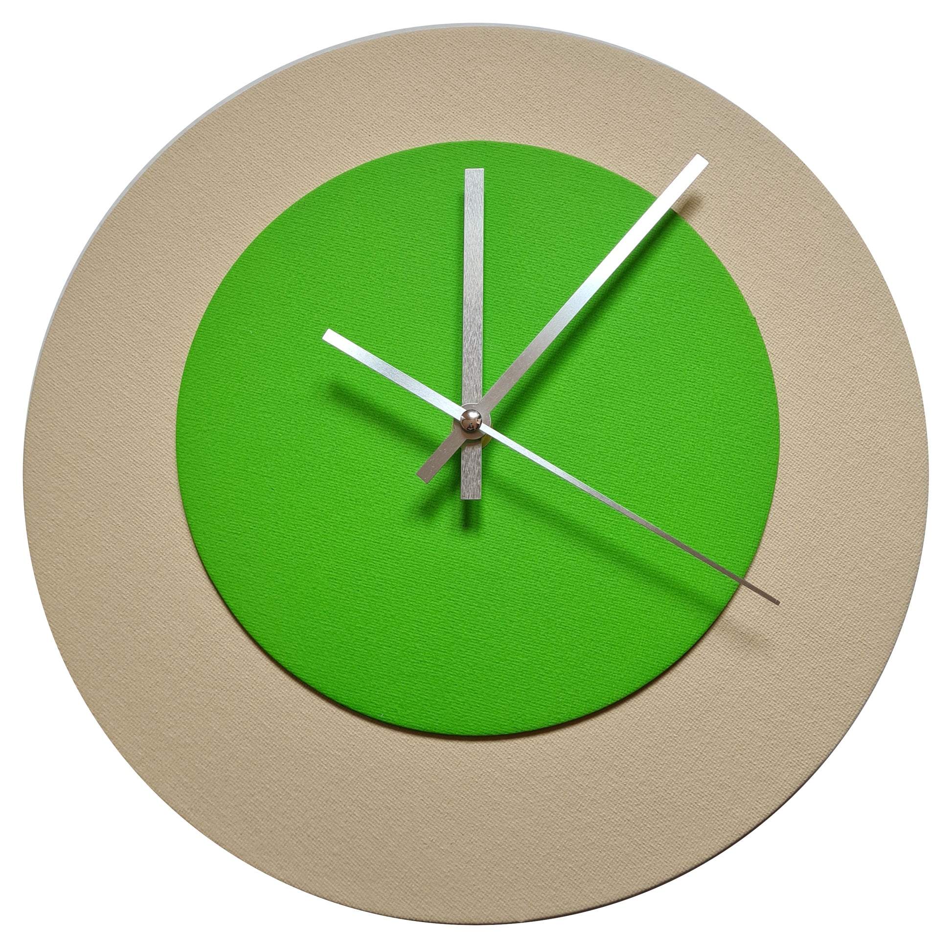 Pop Art Wanduhr Creme Hellgrün mit silbernen Zeigern 30 cm rund