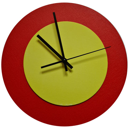 Pop Art Wanduhr Hellrot  Farngrün mit schwarzen Zeigern 30 cm rund
