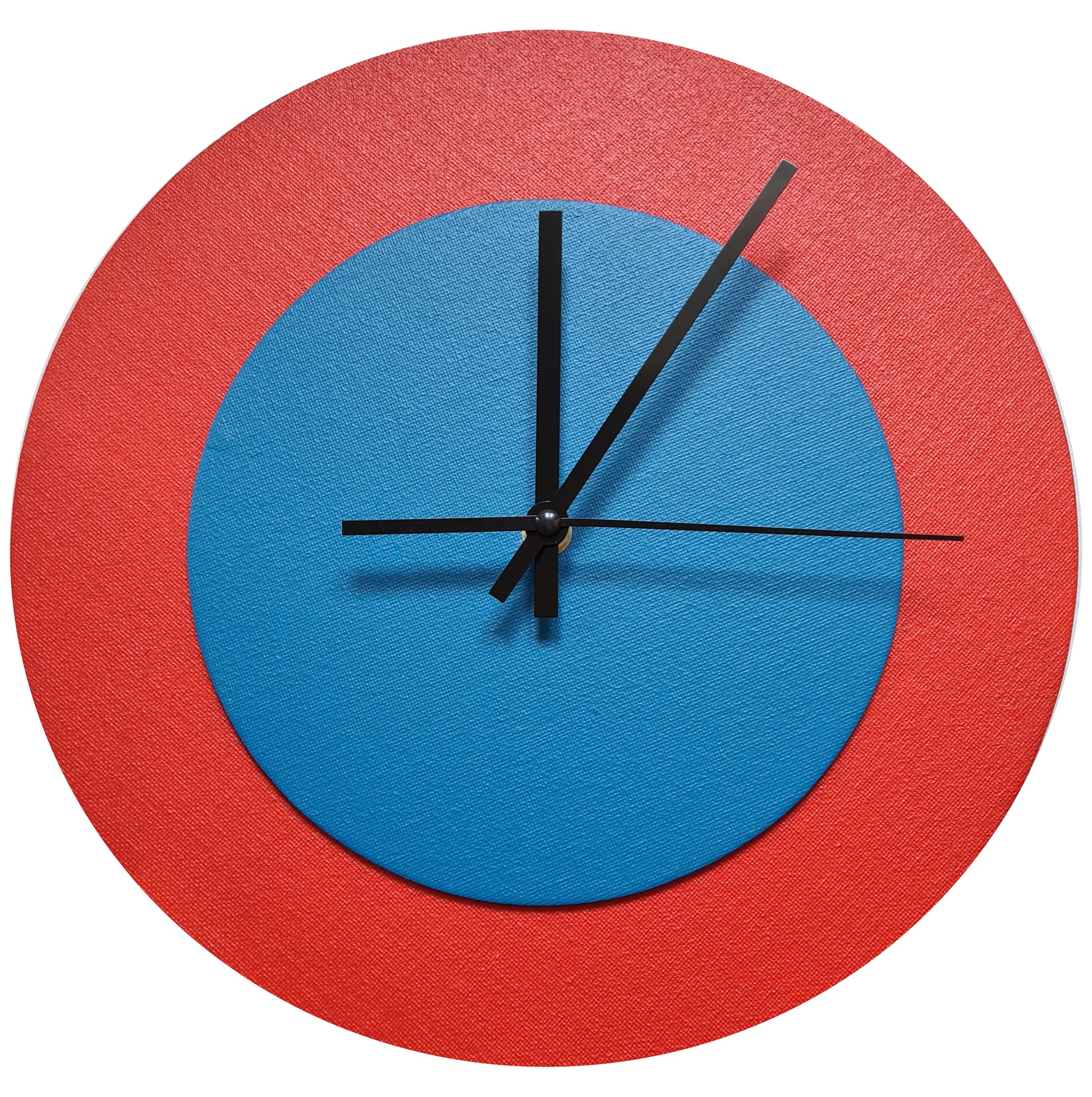 Pop Art Wanduhr Hellrot  Mittelblau mit schwarzen Zeigern 30 cm rund
