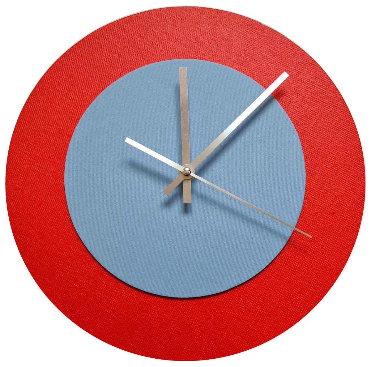 Pop Art Wanduhr Hellrot Hellblau  mit silbernen Zeigern 30 cm rund
