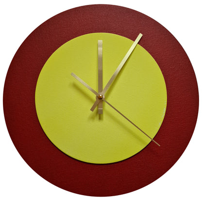 Pop Art Wanduhr Dunkelrot  Hellgelb mit goldenen Zeigern 30 cm rund
