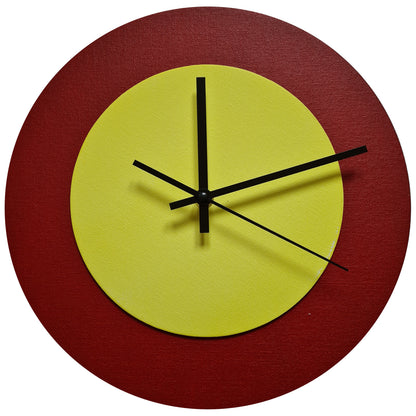 Pop Art Wanduhr Dunkelrot  Hellgelb mit schwarzen Zeigern 30 cm rund
