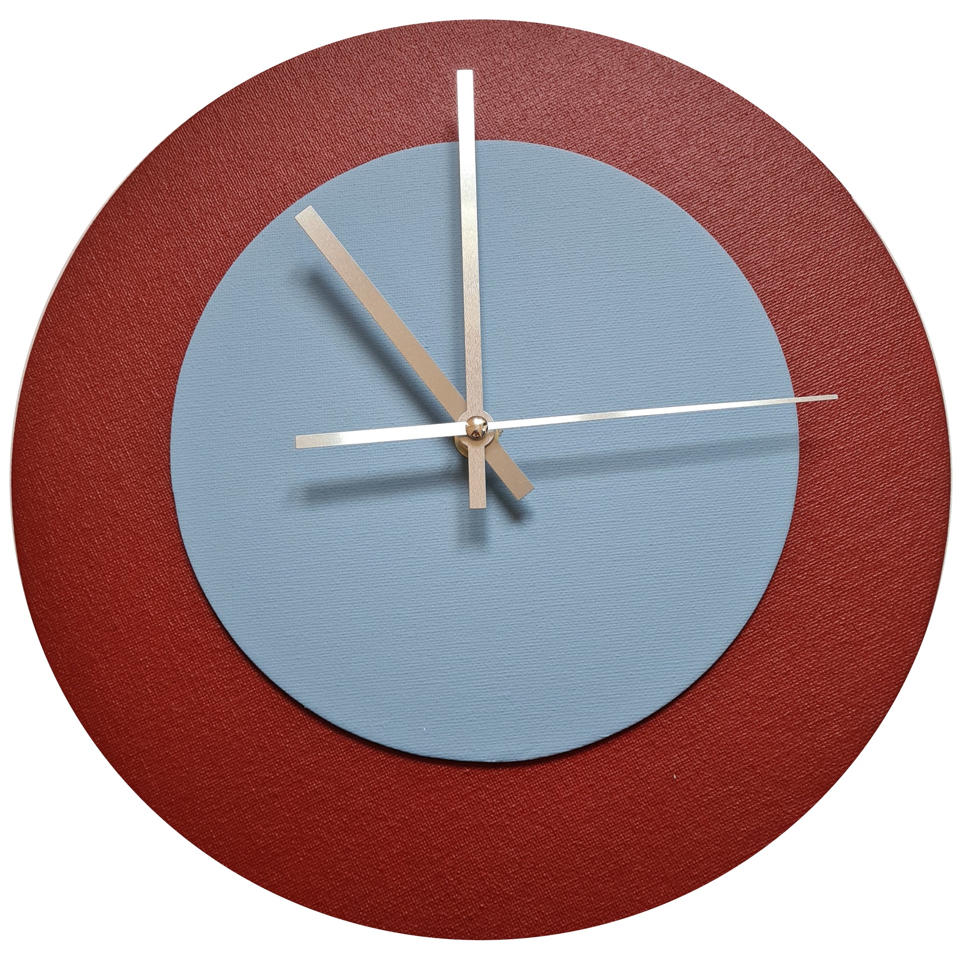 Pop Art Wanduhr Dunkelrot Hellblau  mit silbernen Zeigern 30 cm rund
