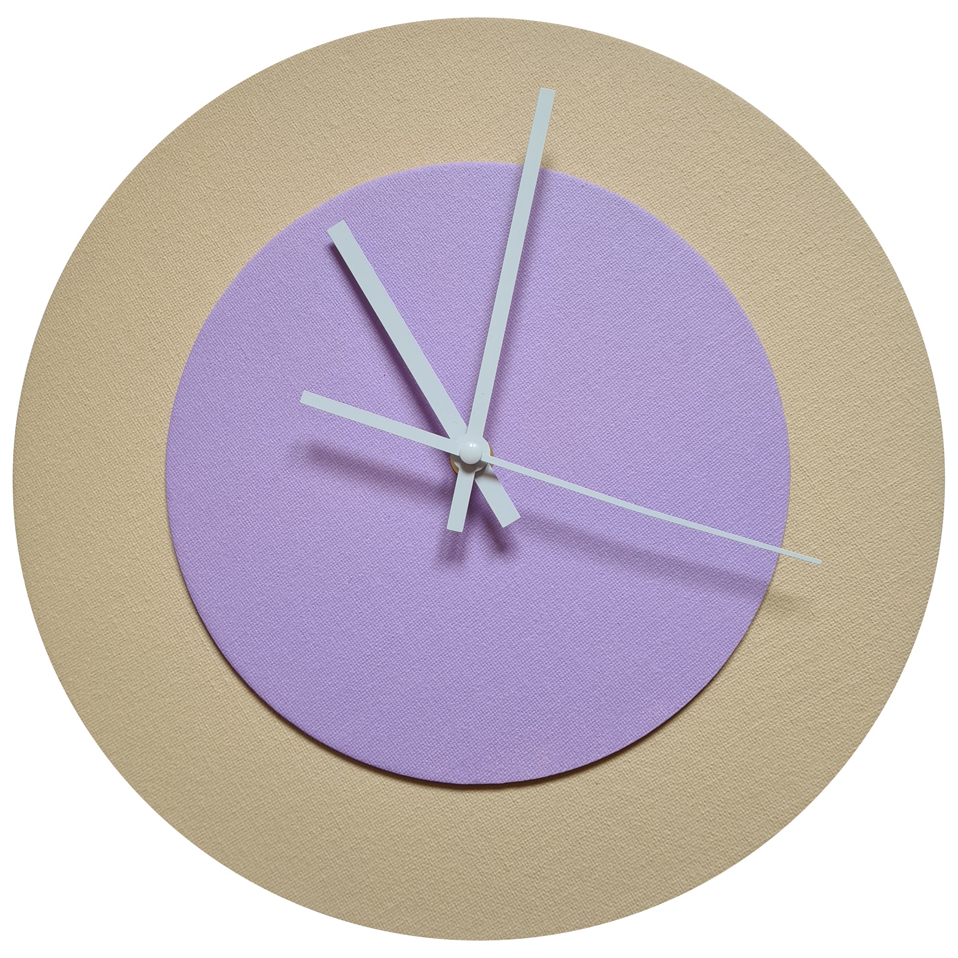 Pop Art Wanduhr Creme Fliederfarben mit  weißen Zeigern 30 cm rund