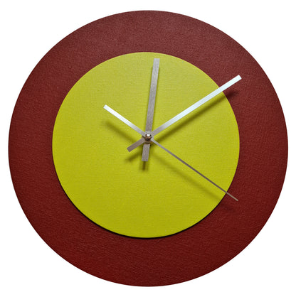Pop Art Wanduhr Dunkelrot  Farngrün mit silbernen Zeigern 30 cm rund
