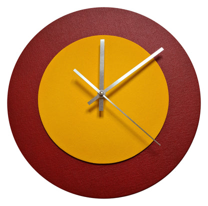 Pop Art Wanduhr Dunkelrot  Sonnengelb mit silbernen Zeigern 30 cm rund
