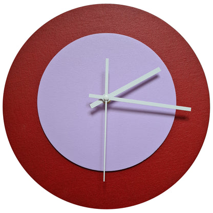 Pop Art Wanduhr Dunkelrot  Fliederfarben mit weißen Zeigern 30 cm rund
