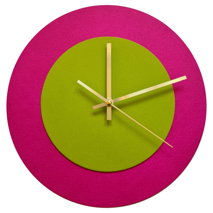 Pop Art Wanduhr Magenta  Olivgrün mit goldenen Zeigern 30 cm rund
