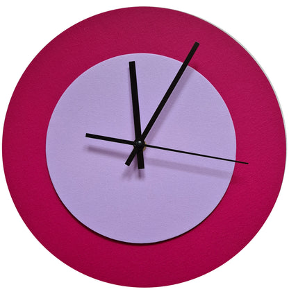 Pop Art Wanduhr Magenta  Fliederfarben mit schwarzen Zeigern 30 cm rund

