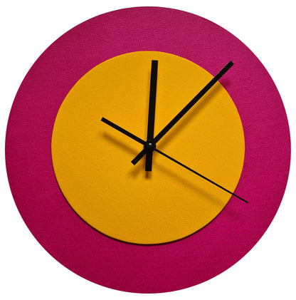 Pop Art Wanduhr Magenta  Hellgelb mit schwarzen Zeigern 30 cm rund
