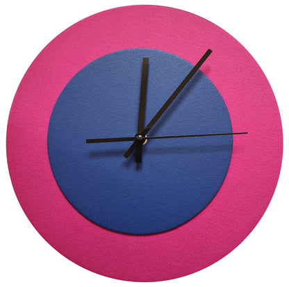 Pop Art Wanduhr Magenta  Dunkelblau mit schwarzen Zeigern 30 cm rund
