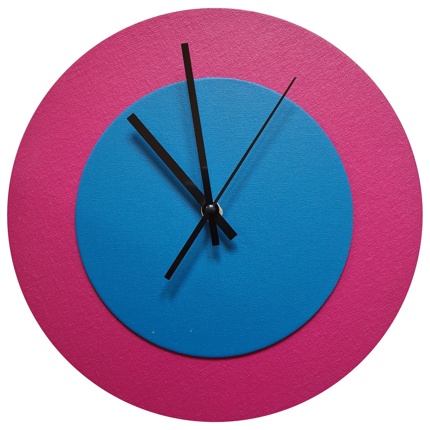 Pop Art Wanduhr Magenta  Mittelblau mit schwarzen Zeigern 30 cm rund
