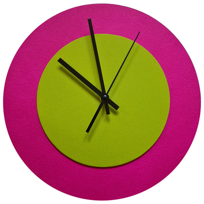 Pop Art Wanduhr Magenta Olivgrün mit schwarzen Zeigern 30 cm rund
