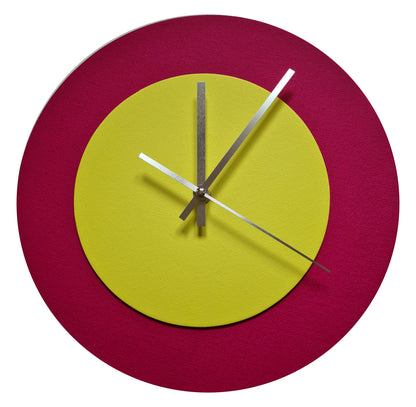 Pop Art Wanduhr Magenta  Hellgelb mit silbernen Zeigern 30 cm rund
