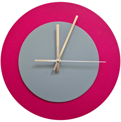Pop Art Wanduhr Magenta  Grau mit silbernen Zeigern 30 cm rund
