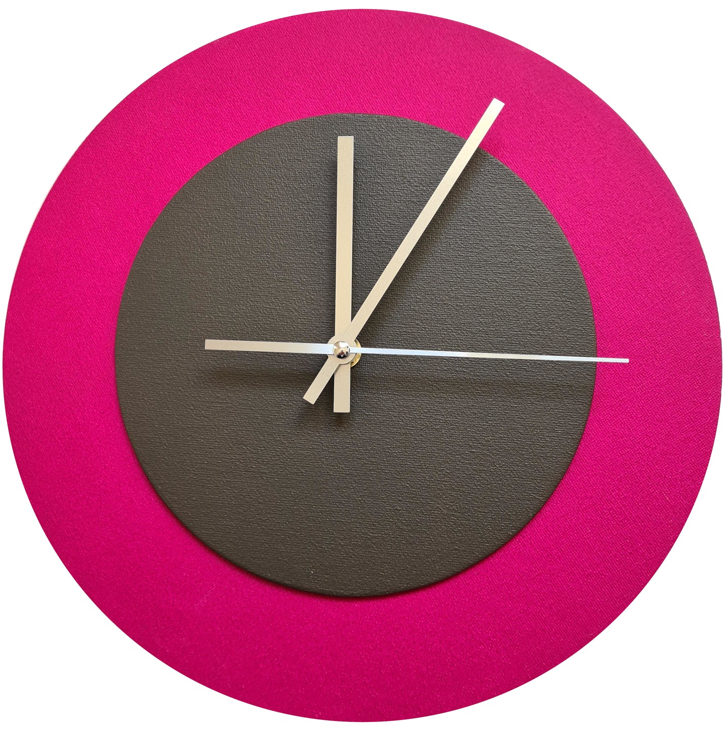 Pop Art Wanduhr Magenta  Dunkelbraun mit silbernen Zeigern 30 cm rund
