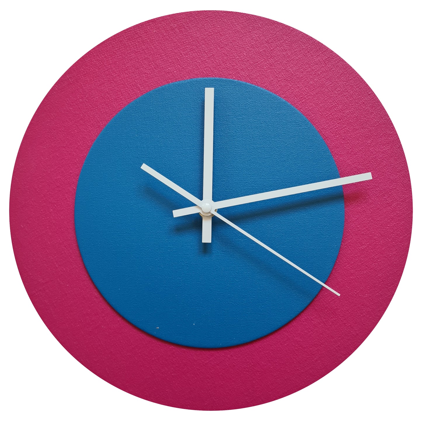 Pop Art Wanduhr Magenta Hellblau  mit weißen Zeigern 30 cm rund
