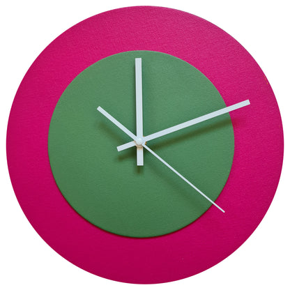 Pop Art Wanduhr Magenta  Laubgrün mit weißen Zeigern 30 cm rund

