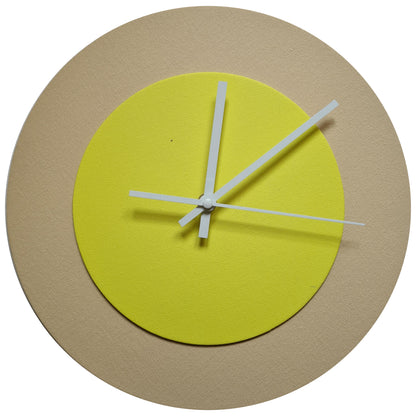 Pop Art Wanduhr Creme Hellgelb mit  weißen Zeigern 30 cm rund
