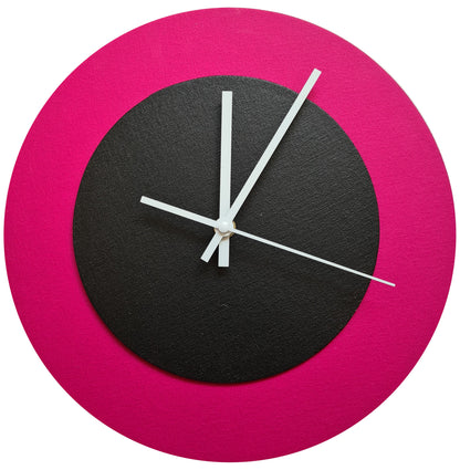 Pop Art Wanduhr Magenta  Schwarz mit weißen Zeigern 30 cm rund
