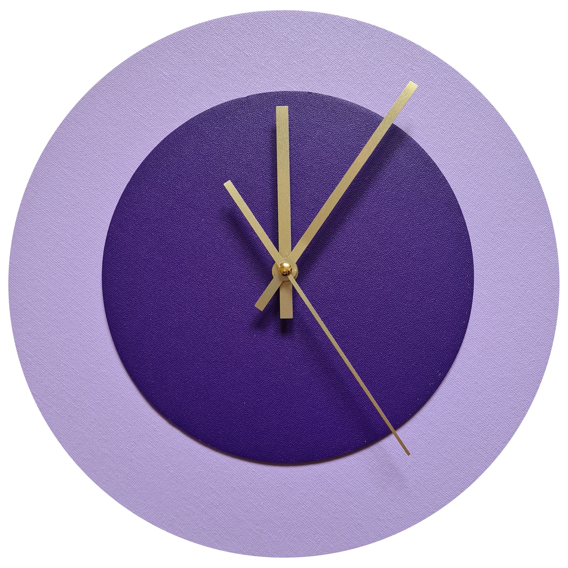 Pop Art Wanduhr Flieder  Lilafarben mit goldenen Zeigern 30 cm rund
