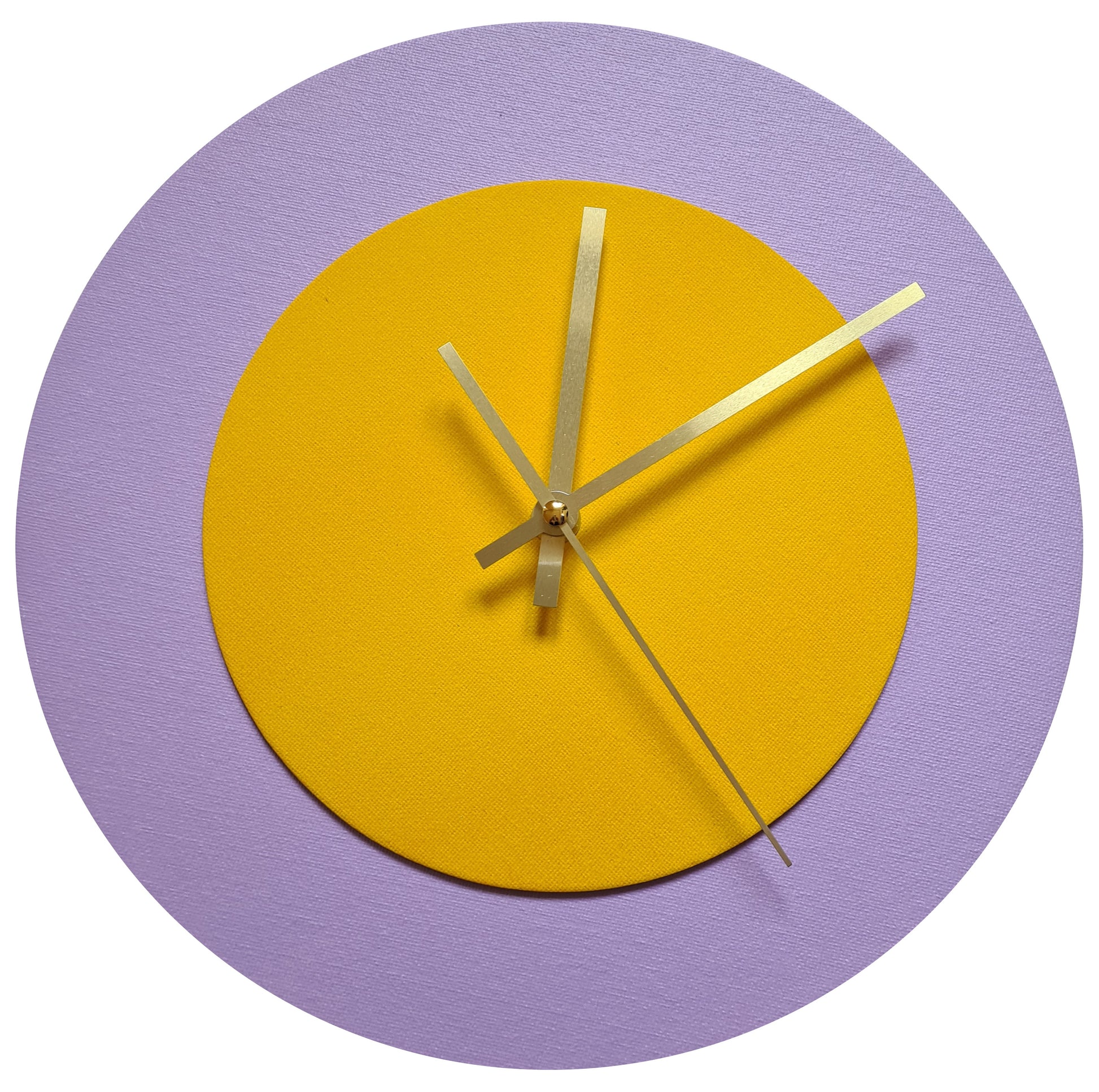 Pop Art Wanduhr Flieder  Sonnengelb mit goldenen Zeigern 30 cm rund
