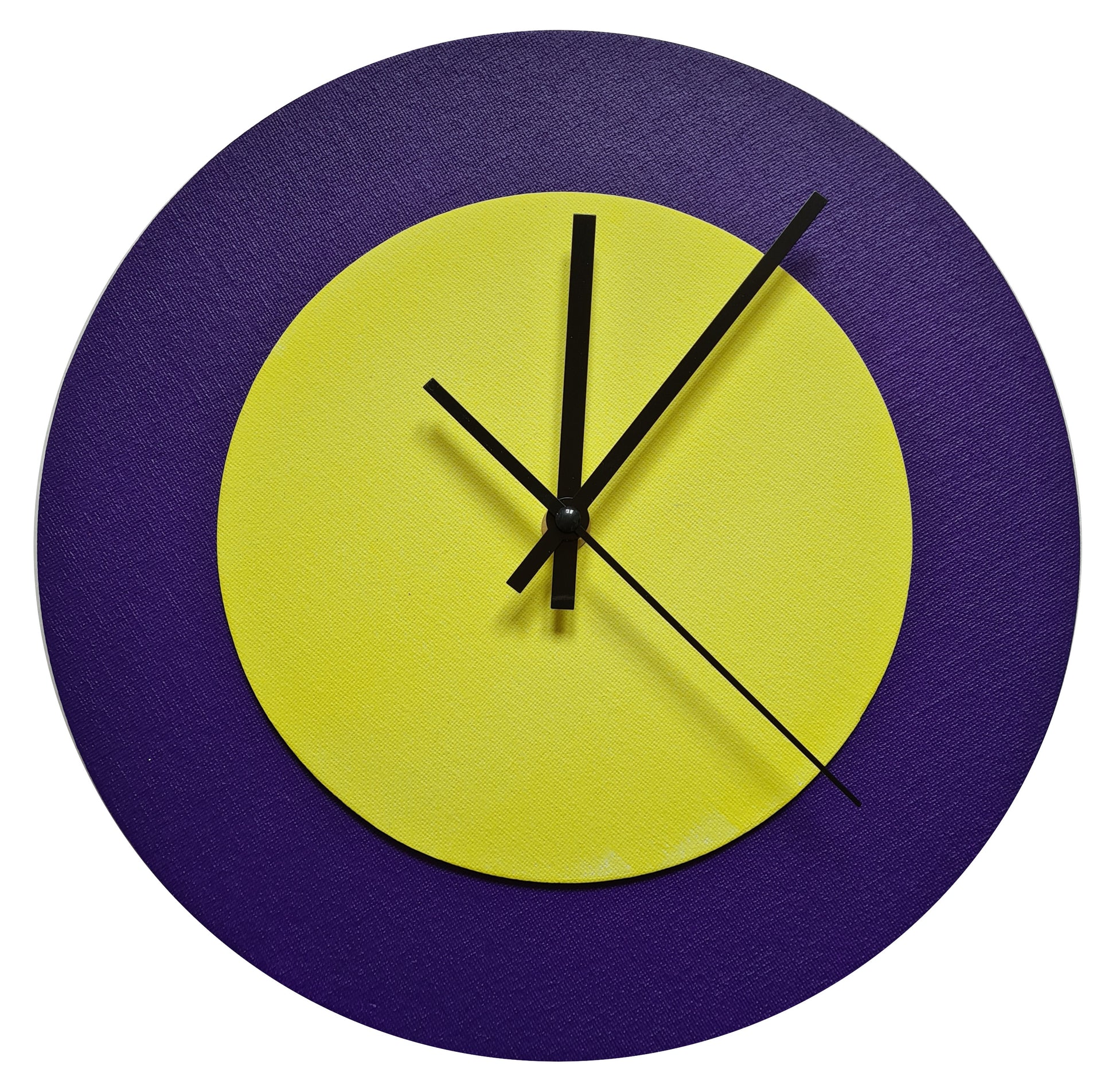 Pop Art Wanduhr Lila  Hellgelb mit schwarzen Zeigern 30 cm rund

