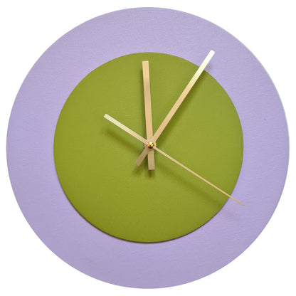 Pop Art Wanduhr Flieder  Olivgrün mit goldenen Zeigern 30 cm rund

