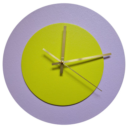 Pop Art Wanduhr Flieder  Farngrün mit goldenen Zeigern 30 cm rund
