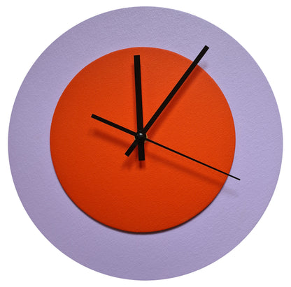 Pop Art Wanduhr Flieder  Orangefarben mit schwarzen Zeigern 30 cm rund
