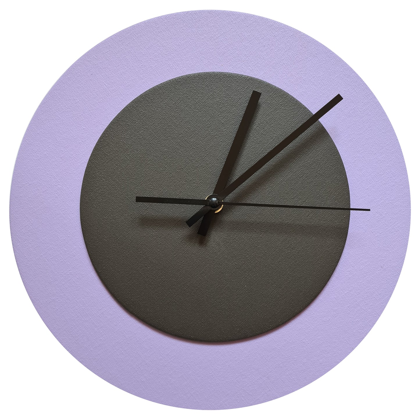 Pop Art Wanduhr Flieder  Dunkelbraun mit schwarzen Zeigern 30 cm rund

