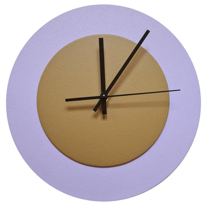 Pop Art Wanduhr Flieder  Hellbraun mit schwarzen Zeigern 30 cm rund
