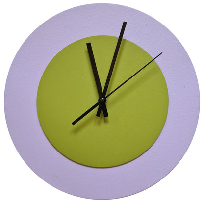 Pop Art Wanduhr Flieder  Olivgrün mit schwarzen Zeigern 30 cm rund
