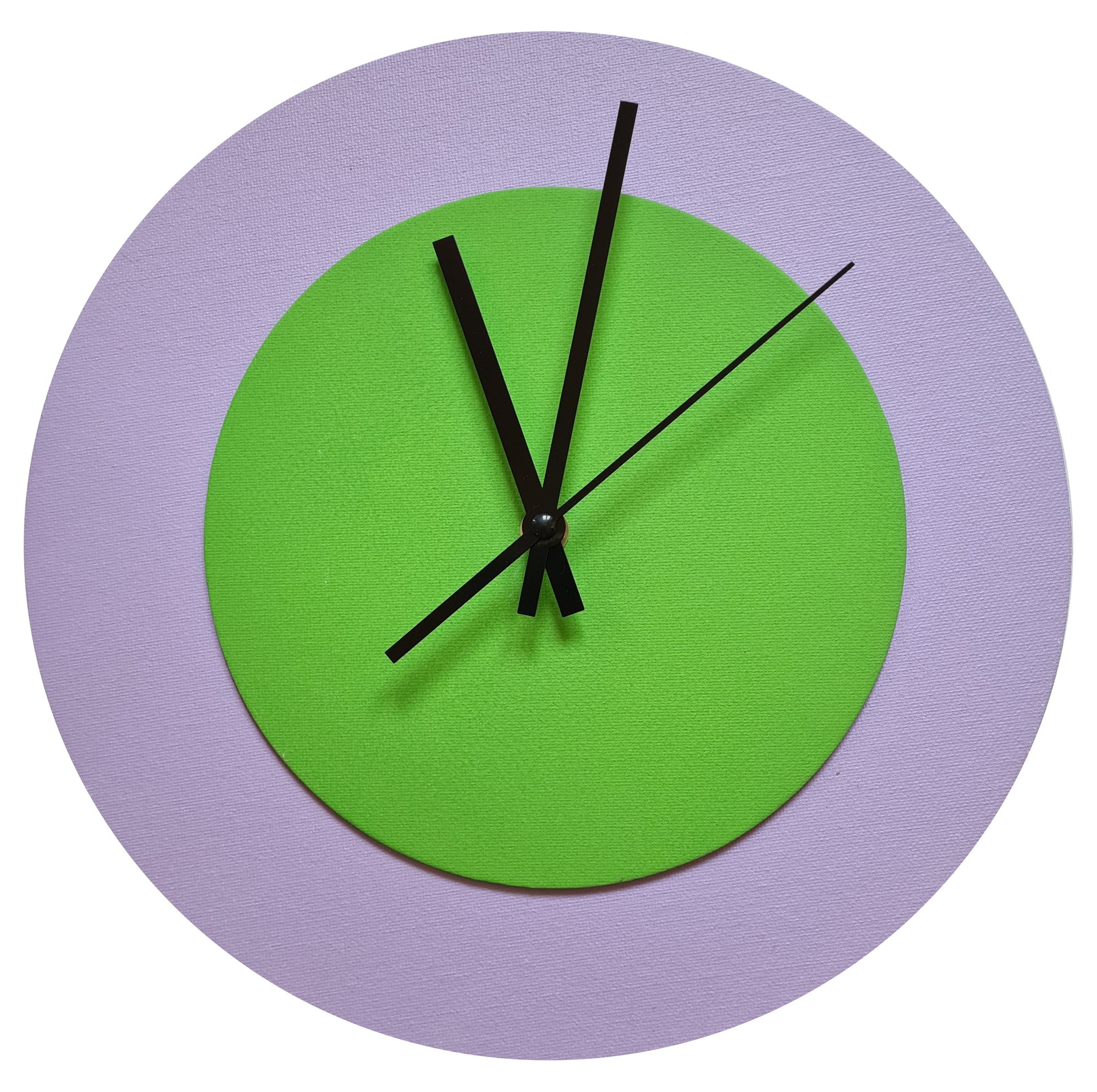 Pop Art Wanduhr Flieder  Hellgrün mit schwarzen Zeigern 30 cm rund
