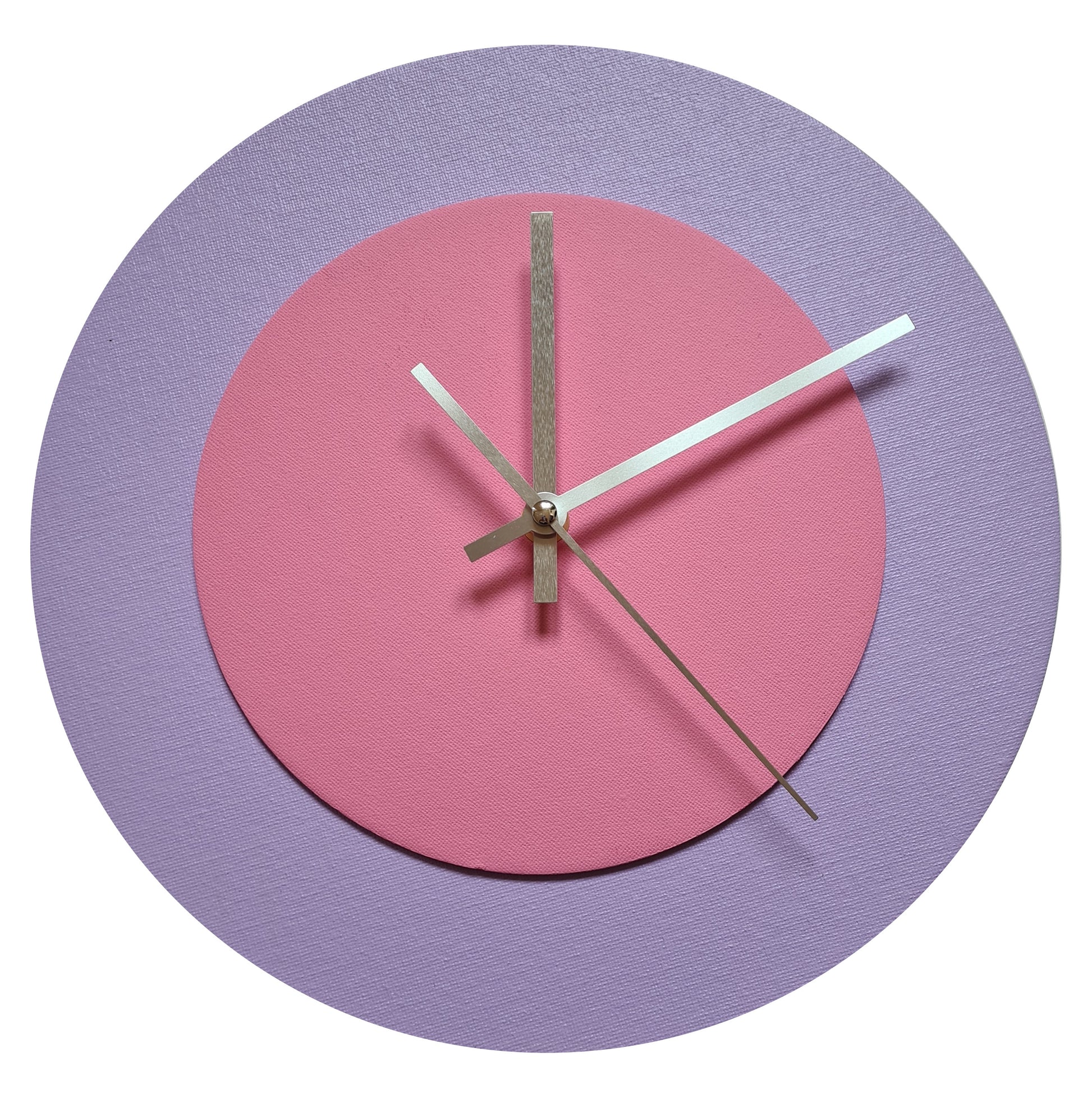 Pop Art Wanduhr Flieder  Rosafarben mit silbernen Zeigern 30 cm rund

