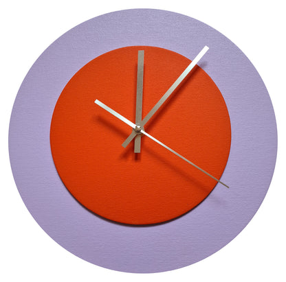 Pop Art Wanduhr Flieder  Orangefarben mit silbernen Zeigern 30 cm rund
